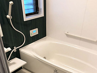 バスルームリフォーム 保温浴槽と浴室暖房で暖かく過ごせるバスルーム