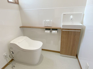 増改築リフォーム 老後も安心して使える、ひろびろ空間のトイレ
