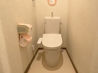 トイレリフォーム クッションフロアも張替え、印象が明るくなったトイレ