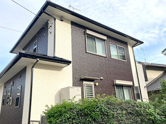 外壁・屋根リフォーム 色にこだわり、ツートンで仕上げた外壁