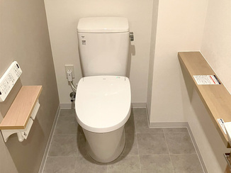 トイレリフォーム やさしい色合いで心安らぐレストルーム